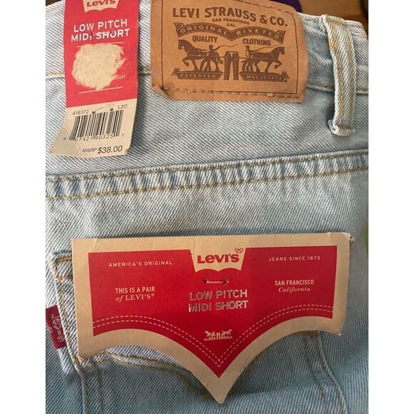 Levi's Blue Jean Shorts with Distressed Details NWT Size 14 Reg Girls - Picture 5 of 6